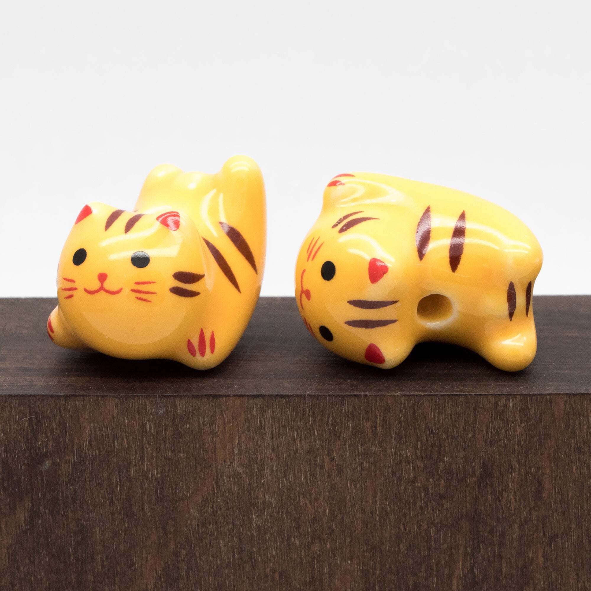 10 beads- Porcelain Lucky Cat beads 20mm, Handmade Ceramic Maneki Neko, Kawaii Animal Beads (TC-171)